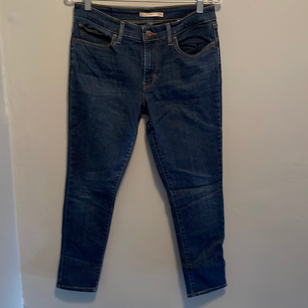Levis 711 Jeans